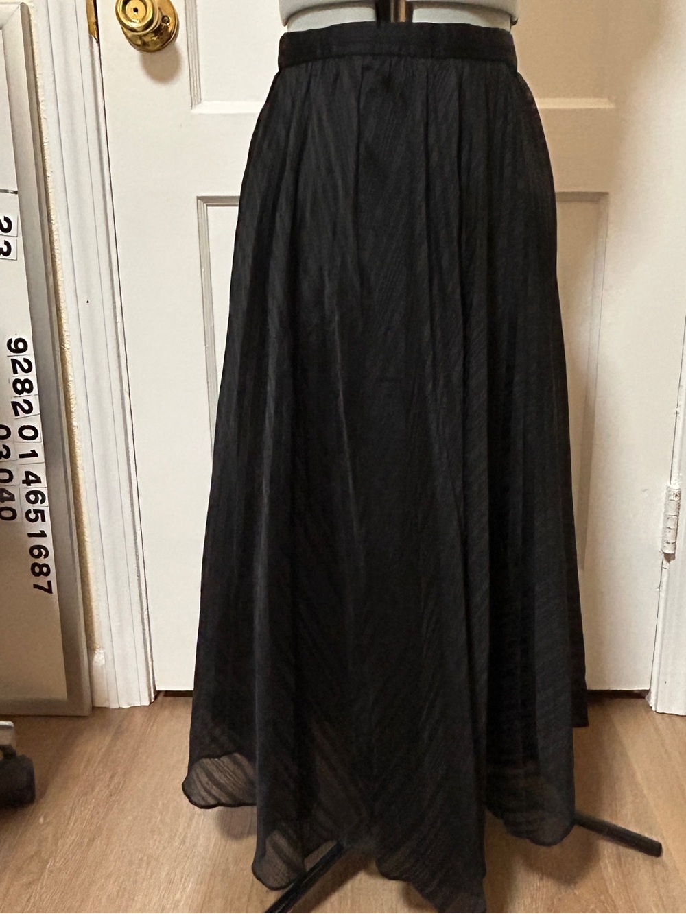 Club Monaco Black A-Line Textured Midi Skirt
